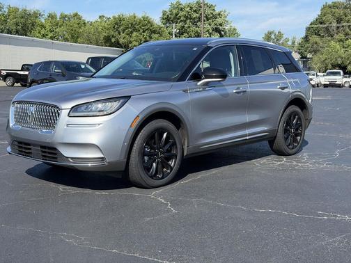 Silver Radiance Metallic Clearcoat 2022 Lincoln Corsair Standard