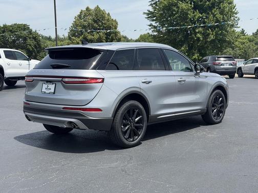 Silver Radiance Metallic Clearcoat 2022 Lincoln Corsair Standard