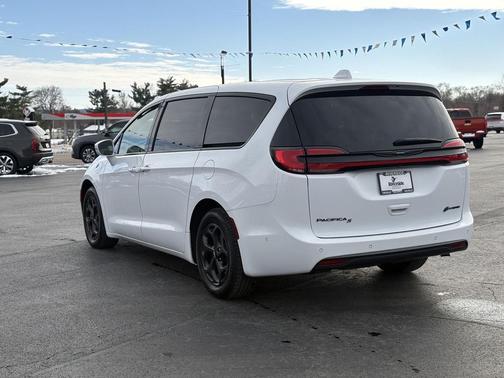 2022 Chrysler Pacifica Hybrid Limited