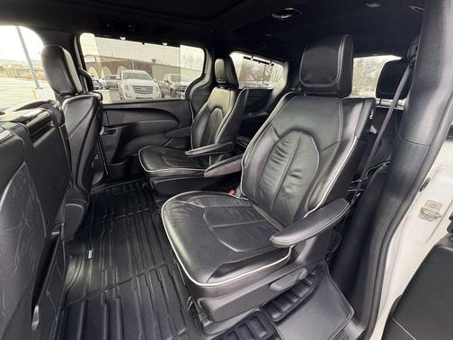 2022 Chrysler Pacifica Hybrid Limited