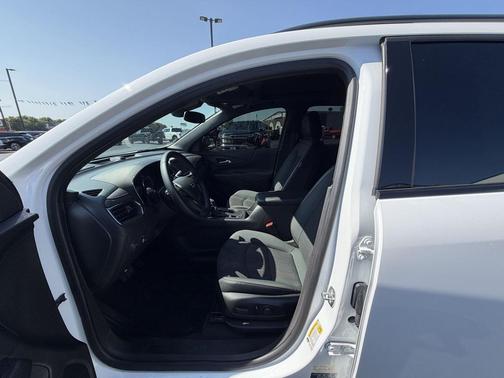 Summit White 2023 Chevrolet Equinox RS