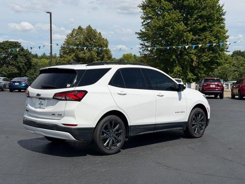 Summit White 2023 Chevrolet Equinox RS