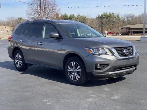 2019 Nissan Pathfinder SV