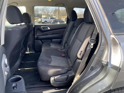 2019 Nissan Pathfinder SV