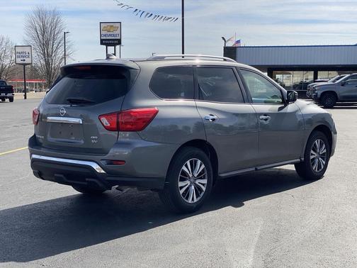 2019 Nissan Pathfinder SV