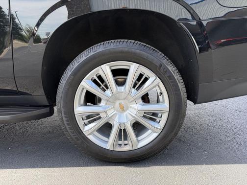 Black 2023 Chevrolet Suburban 4WD High Country