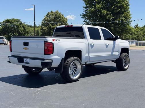 Iridescent Pearl Tricoat 2018 Chevrolet Silverado 1500 2LT