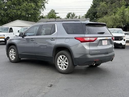 Satin Steel Metallic 2019 Chevrolet Traverse LT Cloth