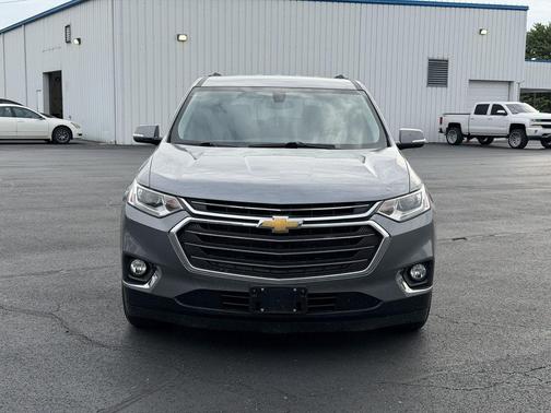 Satin Steel Metallic 2019 Chevrolet Traverse LT Cloth