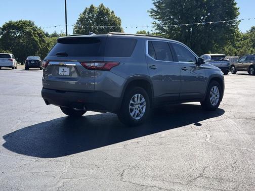 Satin Steel Metallic 2019 Chevrolet Traverse LT Cloth