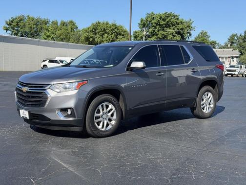 Satin Steel Metallic 2019 Chevrolet Traverse LT Cloth
