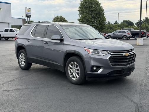 Satin Steel Metallic 2019 Chevrolet Traverse LT Cloth