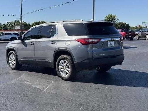 Satin Steel Metallic 2019 Chevrolet Traverse LT Cloth