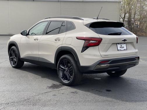 White Sands 2026 Chevrolet Trax FWD ACTIV