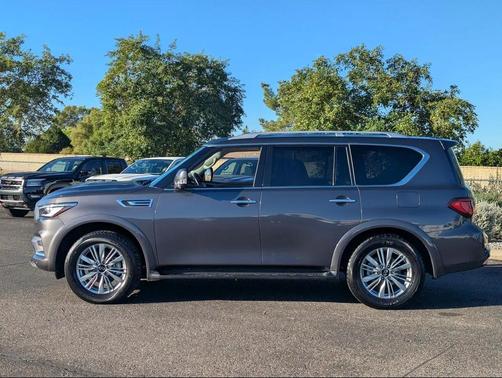 2024 INFINITI QX80 Luxe