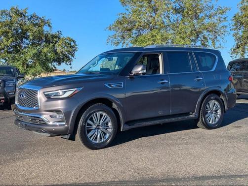 2024 INFINITI QX80 Luxe