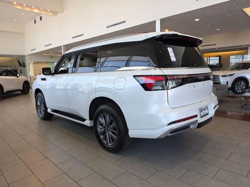 Radiant White 2026 INFINITI QX80 PURE AWD