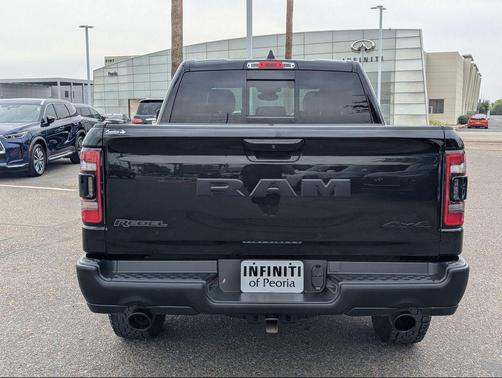 Diamond Black Crystal Pearlcoat 2019 RAM 1500 Rebel