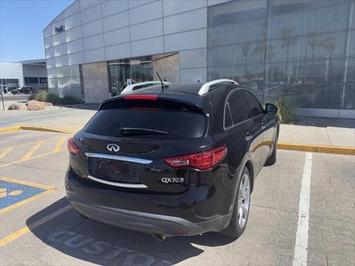 2014 INFINITI QX70 Base