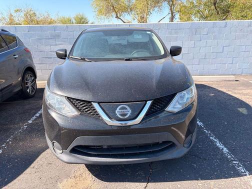 Magnetic Black Pearl 2019 Nissan Rogue Sport S