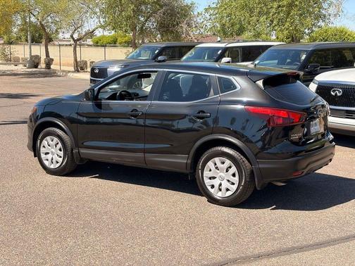 Magnetic Black Pearl 2019 Nissan Rogue Sport S