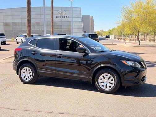 Magnetic Black Pearl 2019 Nissan Rogue Sport S
