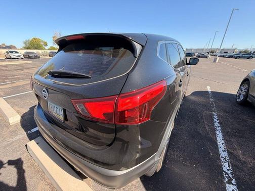 Magnetic Black Pearl 2019 Nissan Rogue Sport S