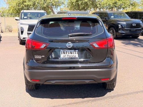 Magnetic Black Pearl 2019 Nissan Rogue Sport S