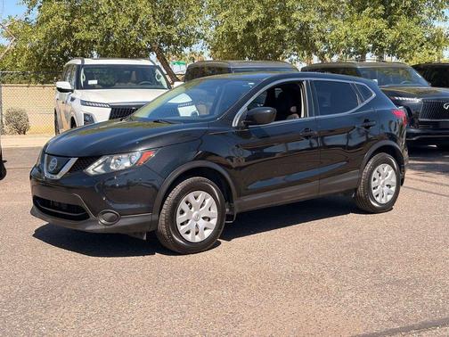 Magnetic Black Pearl 2019 Nissan Rogue Sport S
