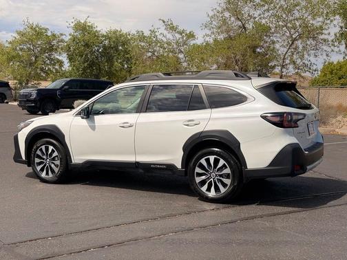 Crystal White Pearl 2024 Subaru Outback Limited