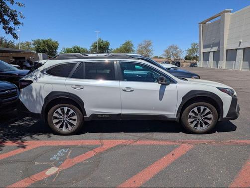 Crystal White Pearl 2024 Subaru Outback Limited