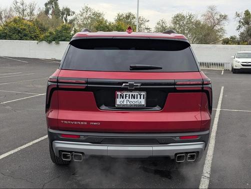 2025 Chevrolet Traverse LT