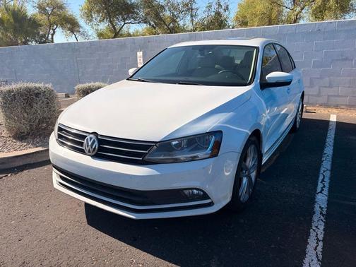 Pure White 2017 Volkswagen Jetta 1.8T SEL