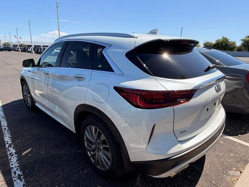Radiant White 2025 INFINITI QX50 Luxe AWD