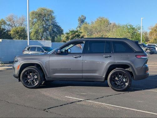 2025 Jeep Grand Cherokee Altitude