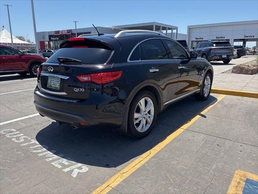 2015 INFINITI QX70 Base