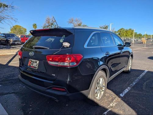 2017 Kia Sorento LX