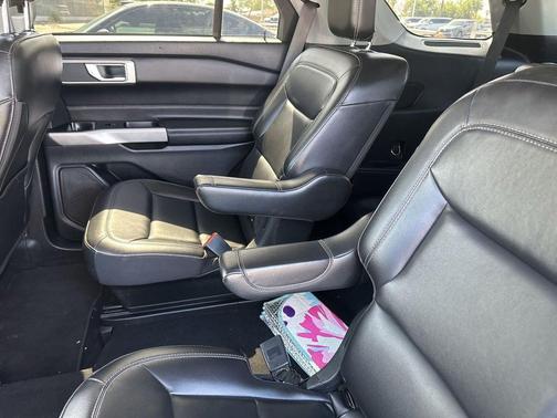 Carbonized Gray Metallic 2022 Ford Explorer XLT