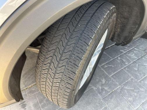 Carbonized Gray Metallic 2022 Ford Explorer XLT