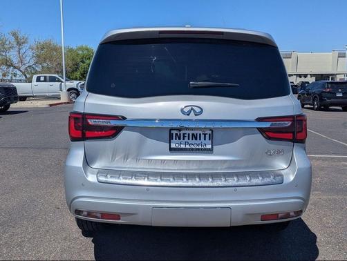 2022 INFINITI QX80 Luxe