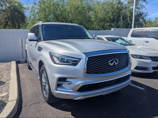 2022 INFINITI QX80 Luxe