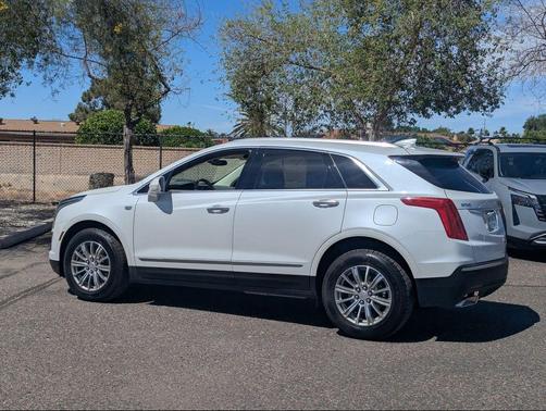 Crystal White Tricoat 2019 Cadillac XT5 Luxury