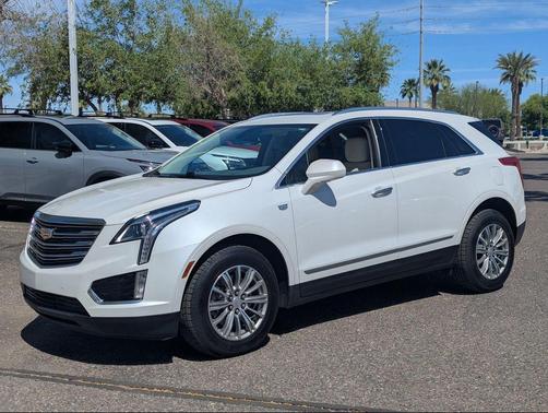 Crystal White Tricoat 2019 Cadillac XT5 Luxury