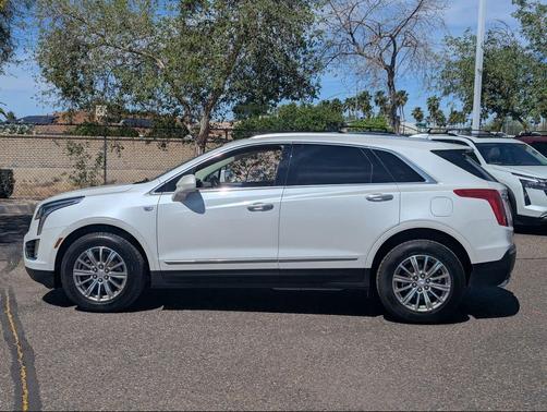 Crystal White Tricoat 2019 Cadillac XT5 Luxury
