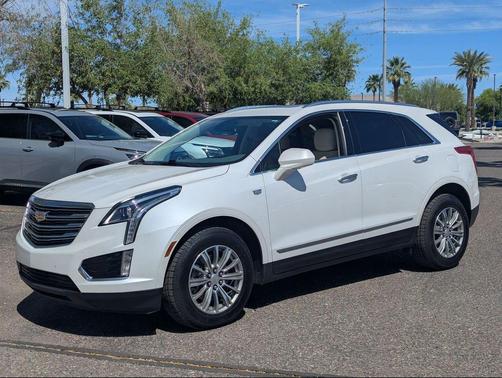 Crystal White Tricoat 2019 Cadillac XT5 Luxury