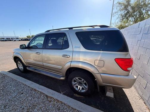 Gold 2005 Toyota Sequoia SR5