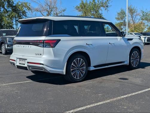 2026 INFINITI QX80 Luxe