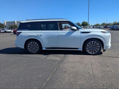 2026 INFINITI QX80 Luxe