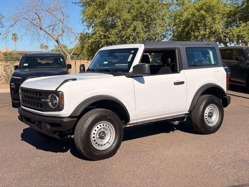 Oxford White 2023 Ford Bronco Base