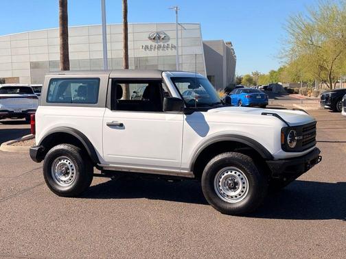 Oxford White 2023 Ford Bronco Base